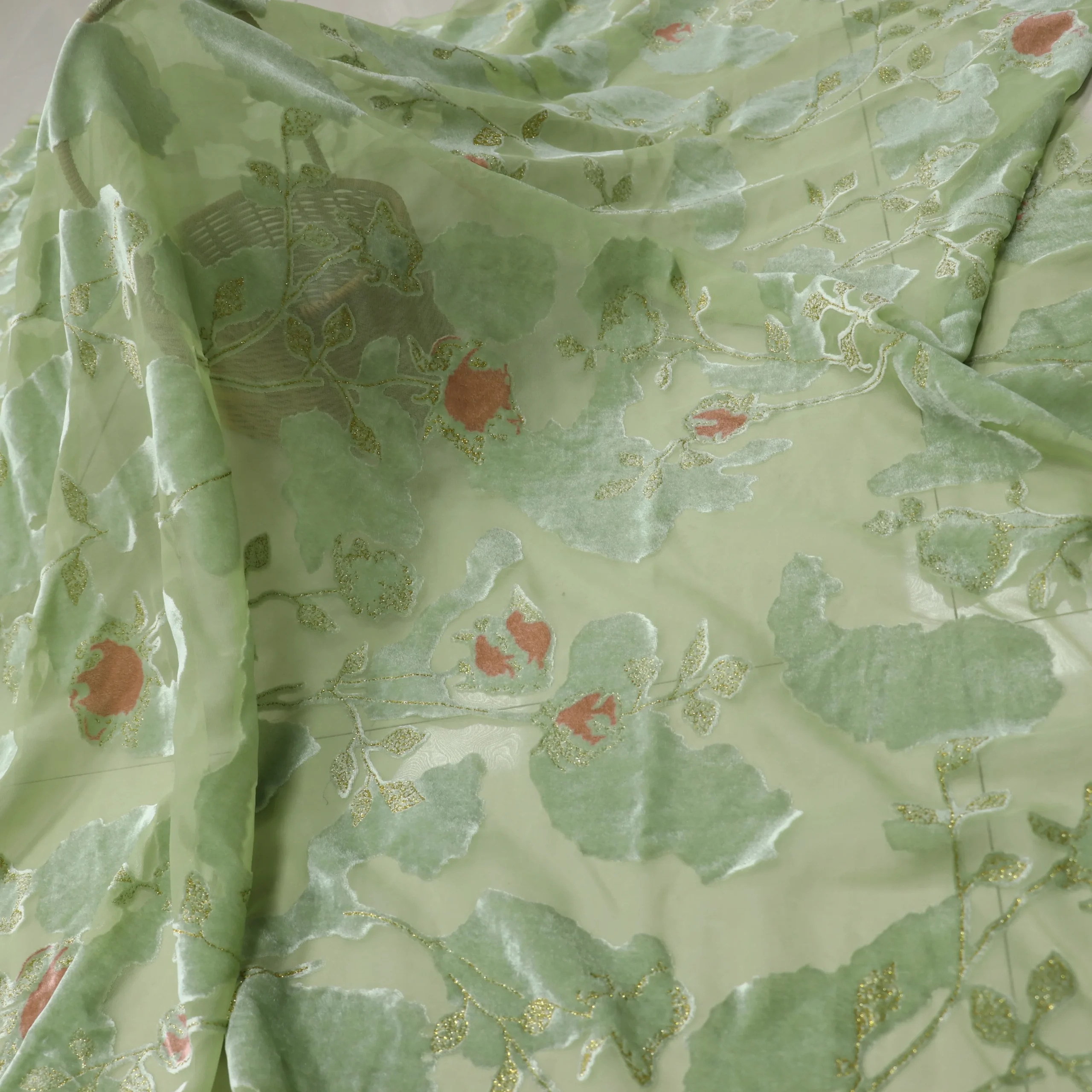 High-Quality-Comfortable-Flower-Burnout-Velvet-Woven.jpg_4000x4000q95-5.webp